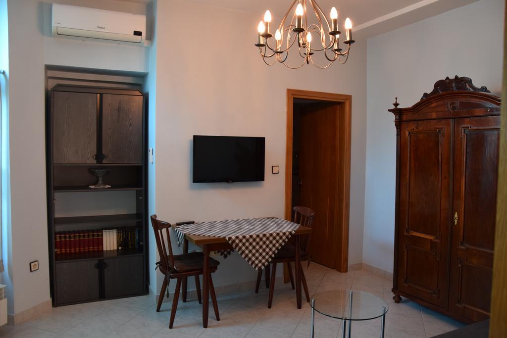 Apartments Crobeg Раб Екстериор снимка